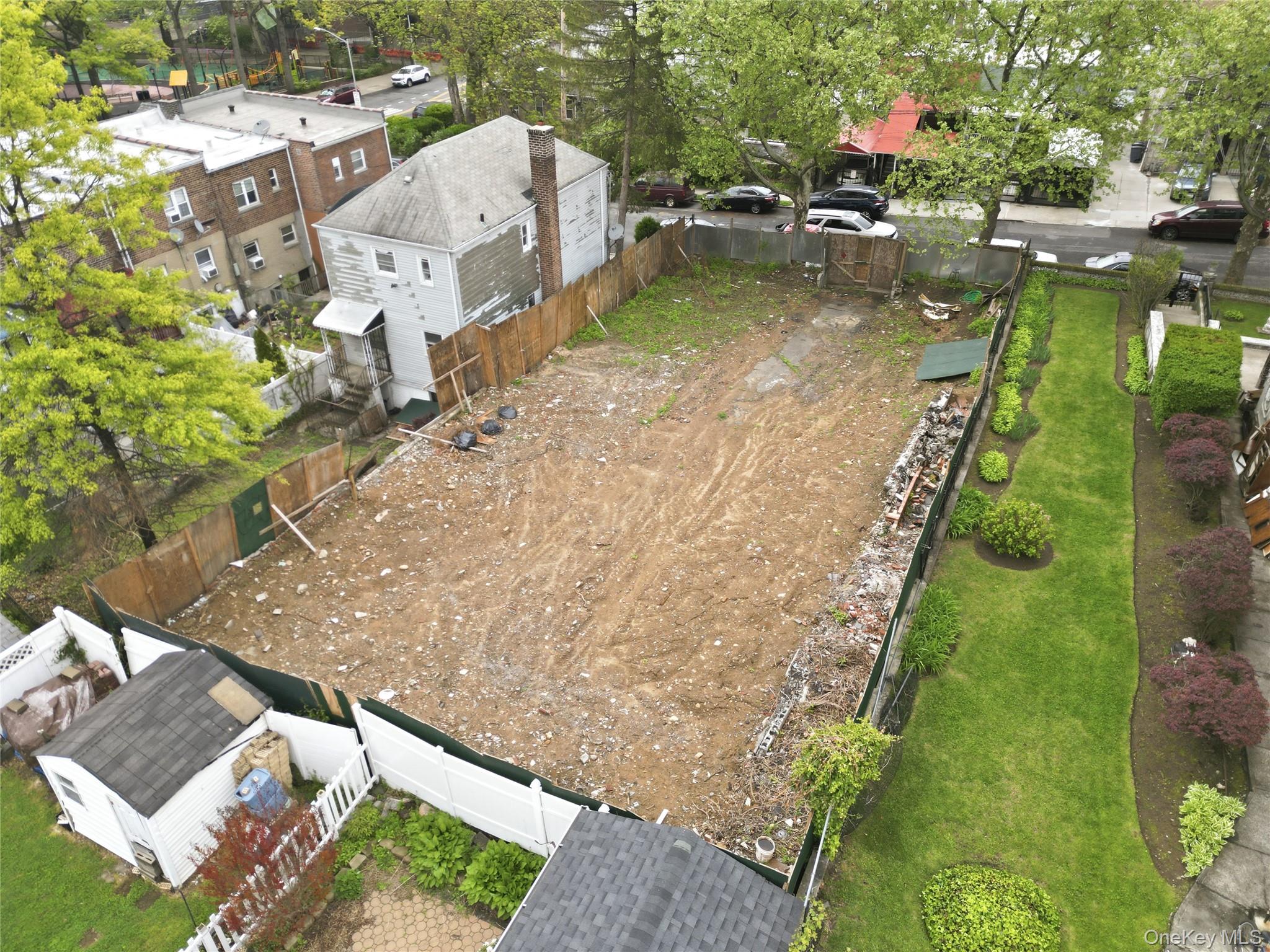 2945 Tenbroeck Avenue – For Sale photo 5