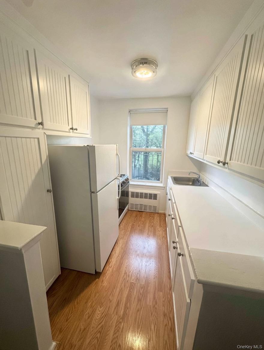 4295 Webster Avenue, Unit 4A photo 2