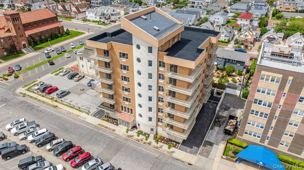 661 W Broadway, Unit 402 photo 32