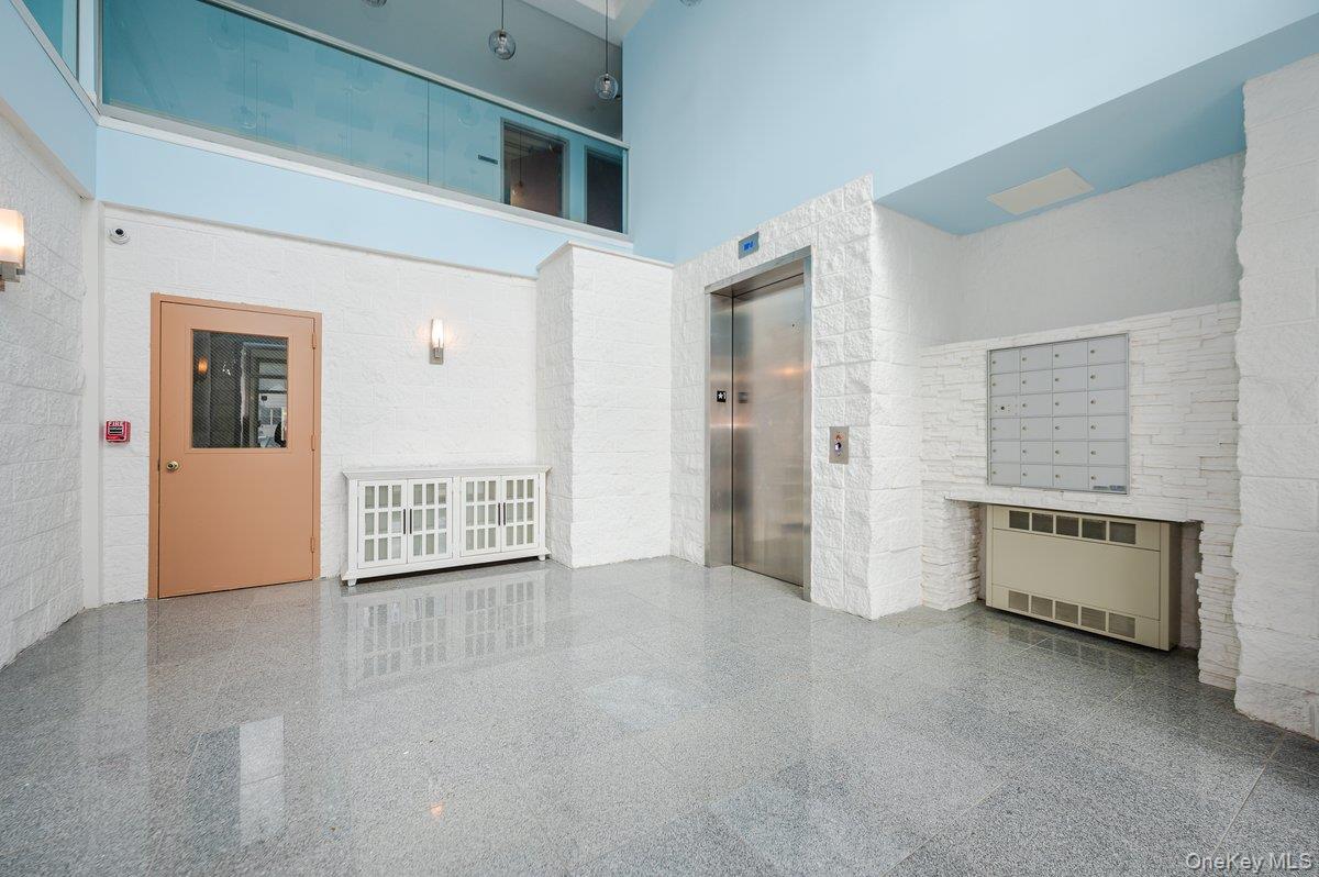 661 W Broadway, Unit 402 photo 2