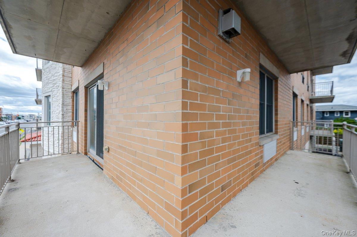 661 W Broadway, Unit 402 photo 16