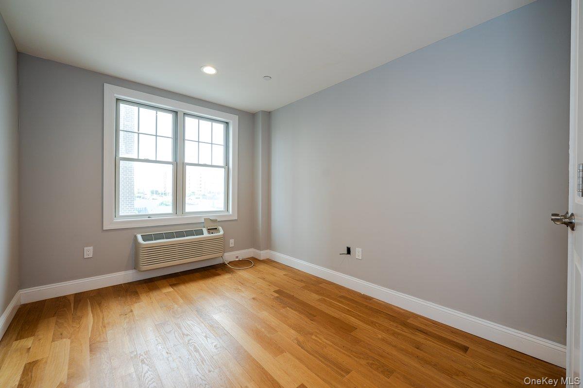 661 W Broadway, Unit 402 photo 12