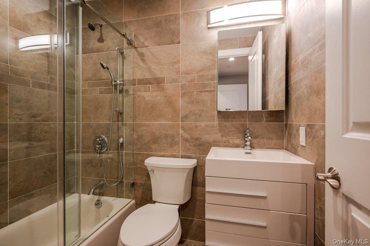 661 W Broadway, Unit 402 photo 13