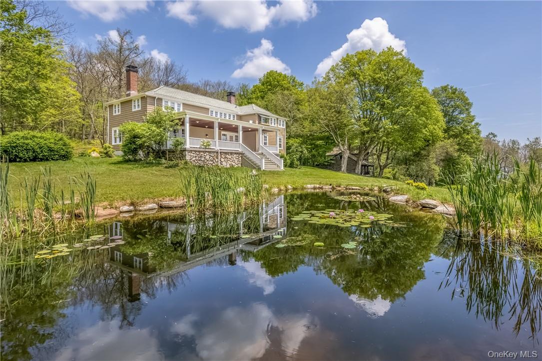 220 Vista Maria Road – For Sale