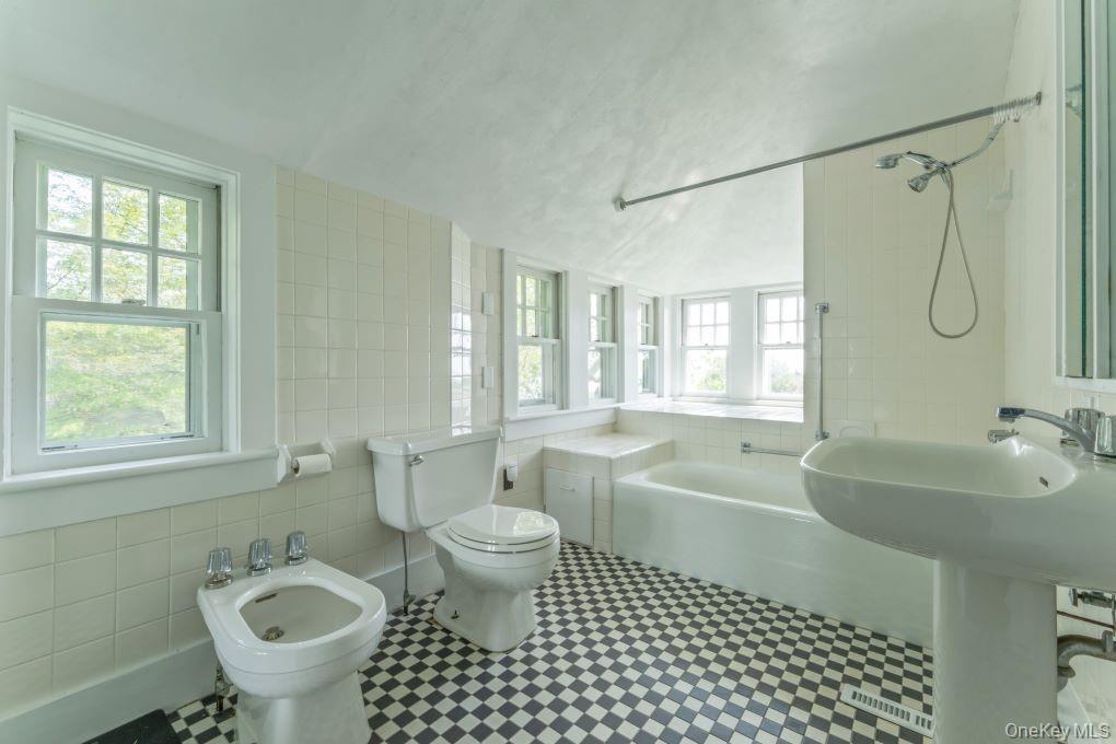 220 Vista Maria Road – For Sale photo 22