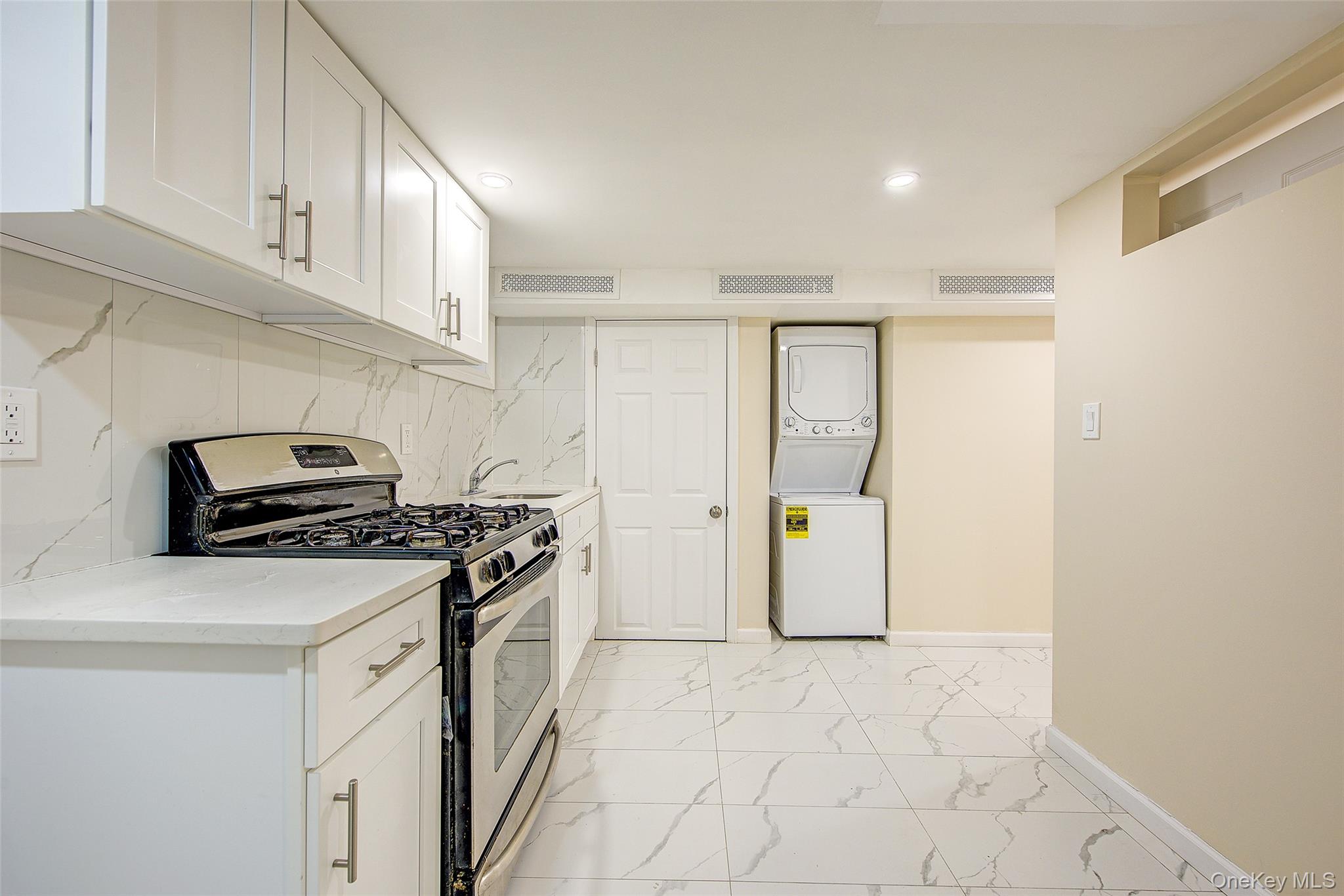 164-38 76th Road – For Sale photo 29