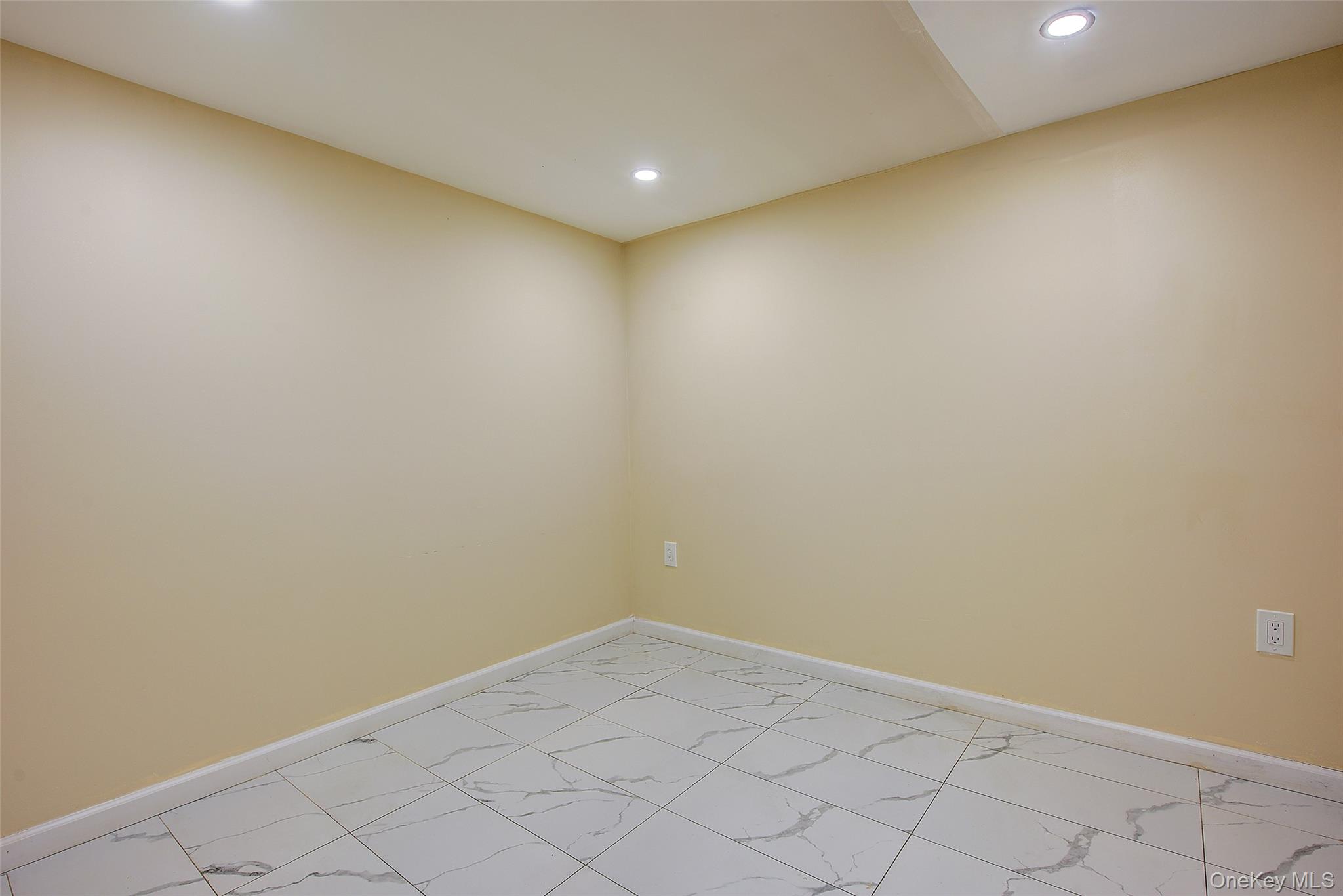 164-38 76th Road – For Sale photo 39