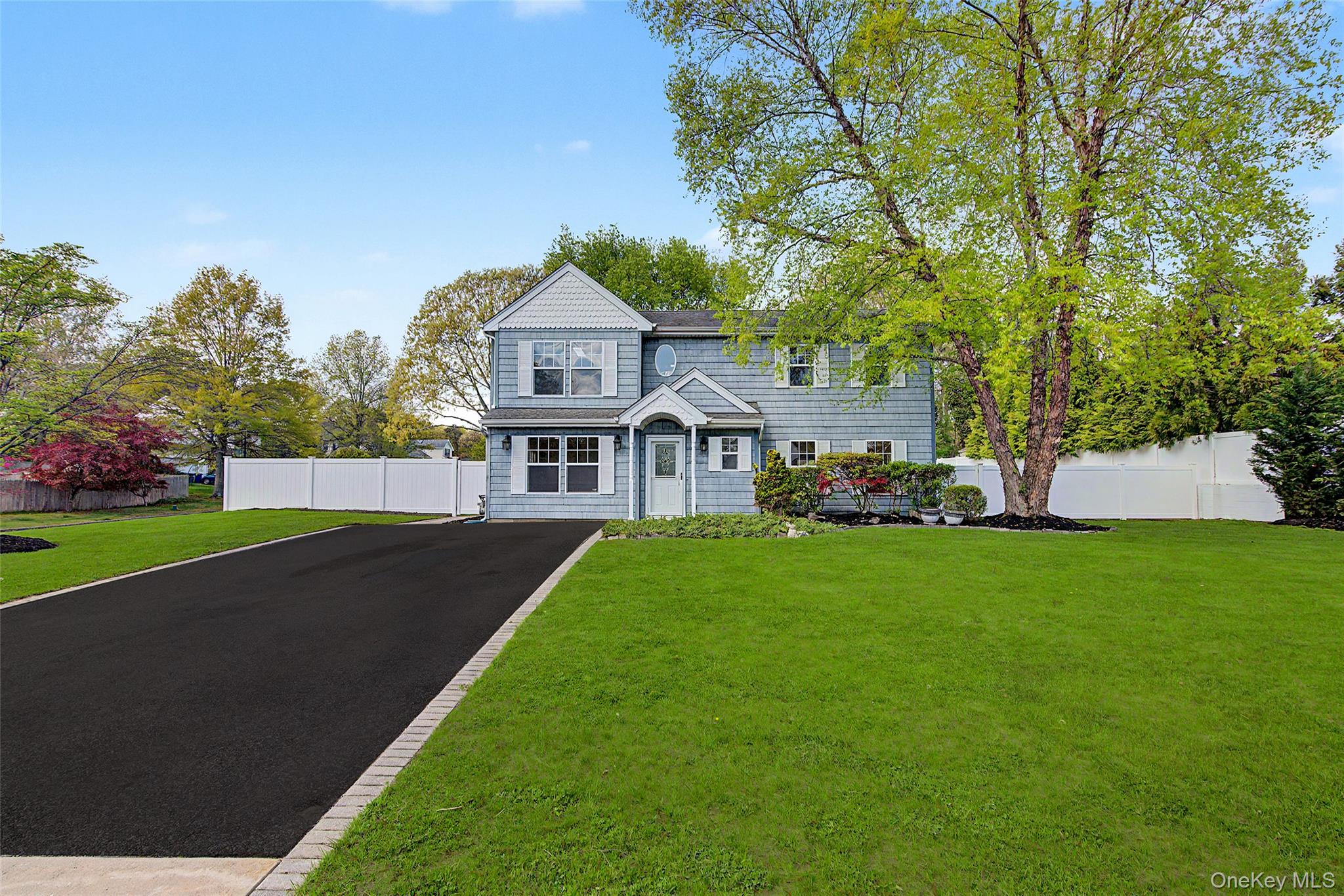 6 Lyons Lane – For Sale