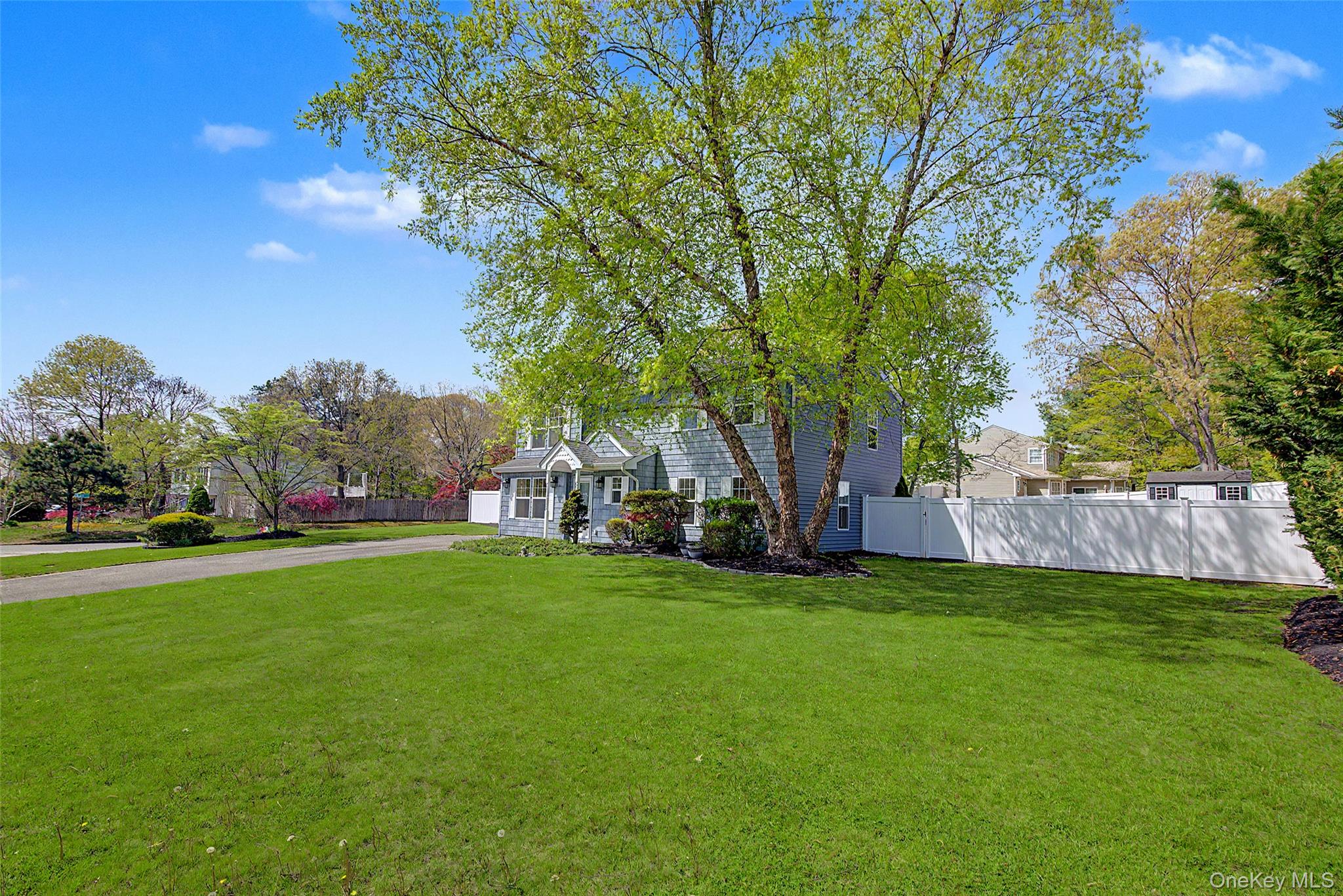 6 Lyons Lane – For Sale photo 3
