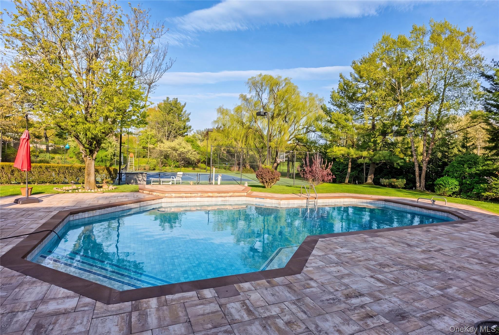 16 Cabriolet Lane – For Sale photo 35