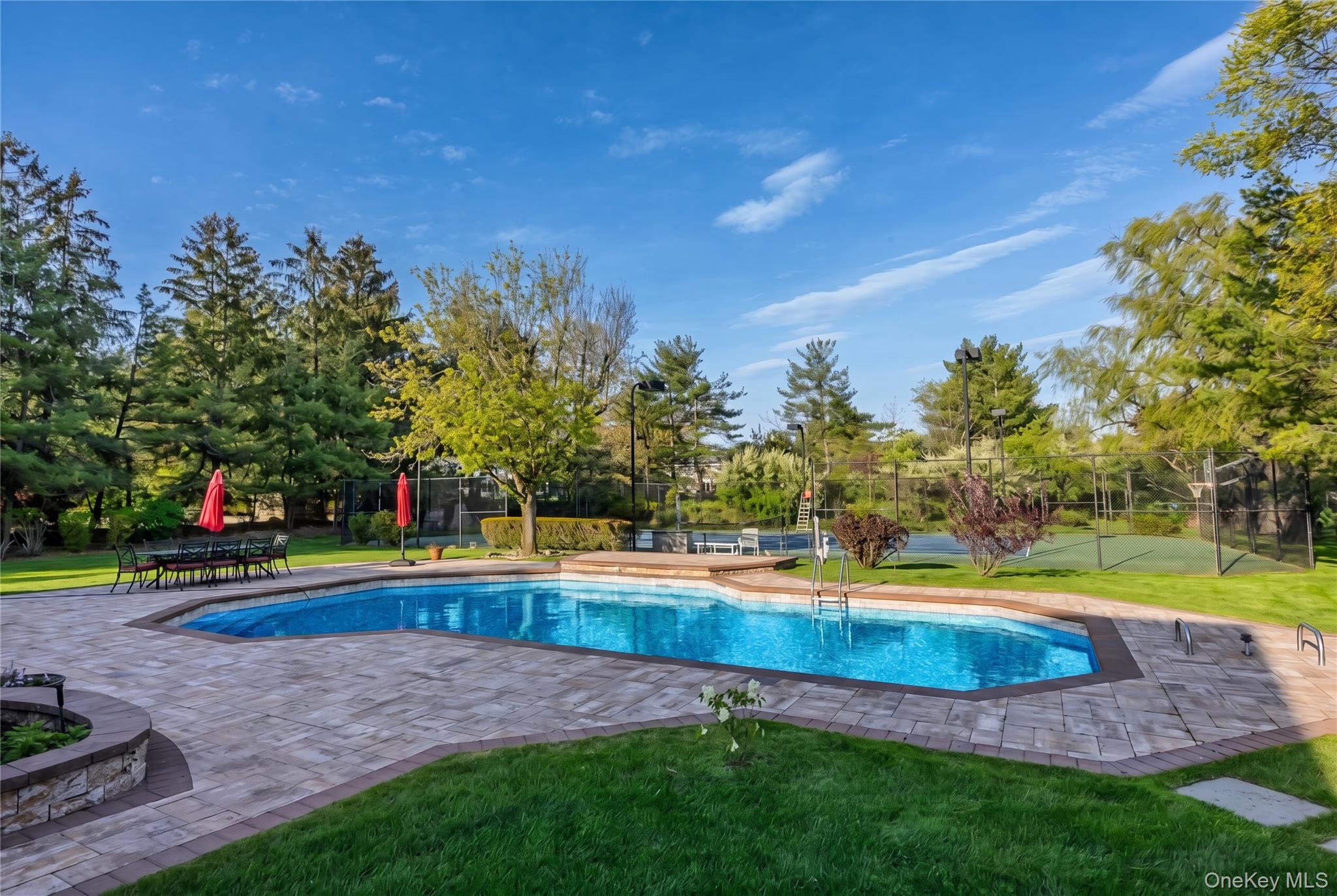 16 Cabriolet Lane – For Sale photo 34
