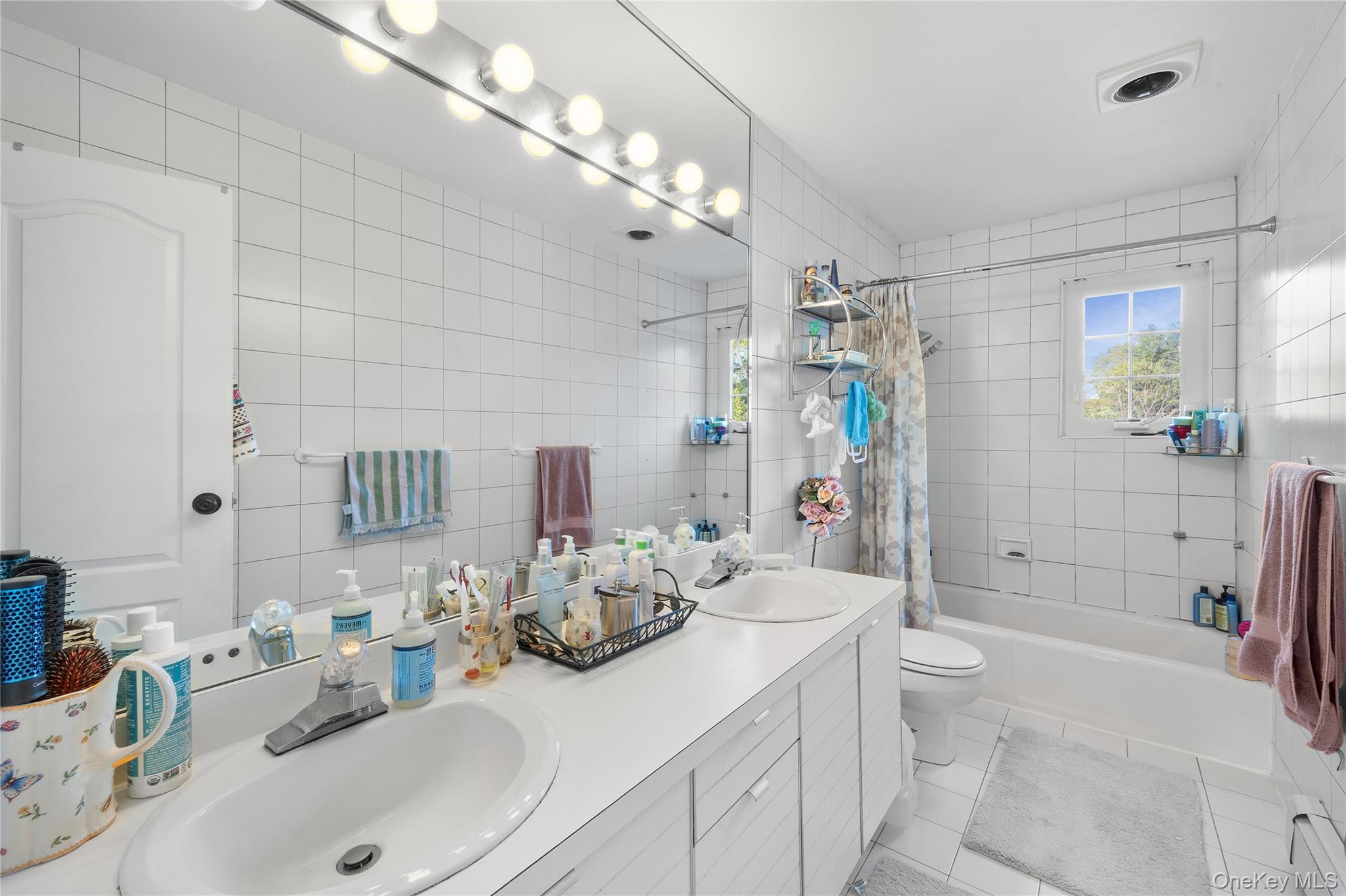 16 Cabriolet Lane – For Sale photo 30