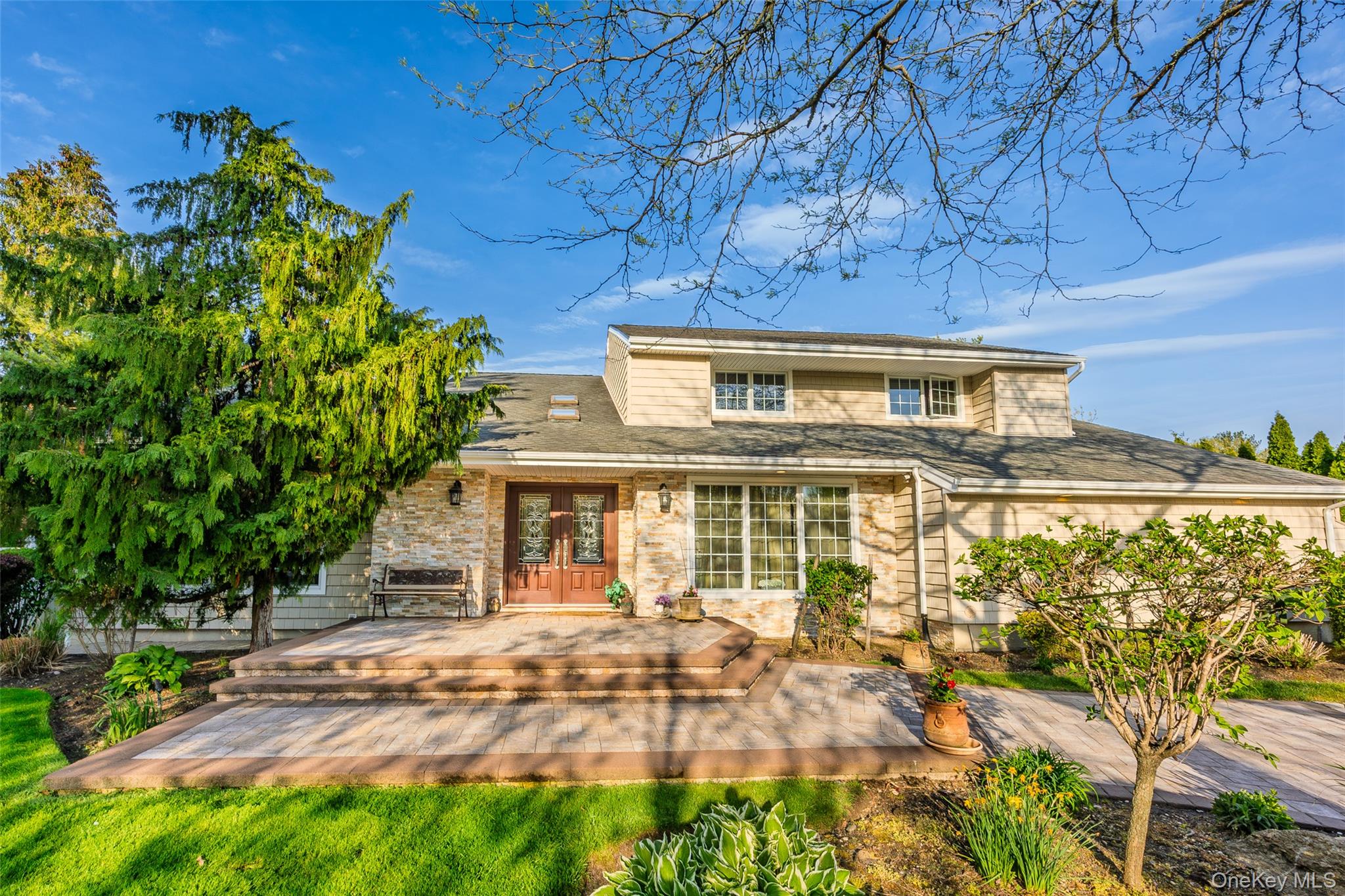 16 Cabriolet Lane – For Sale photo 3