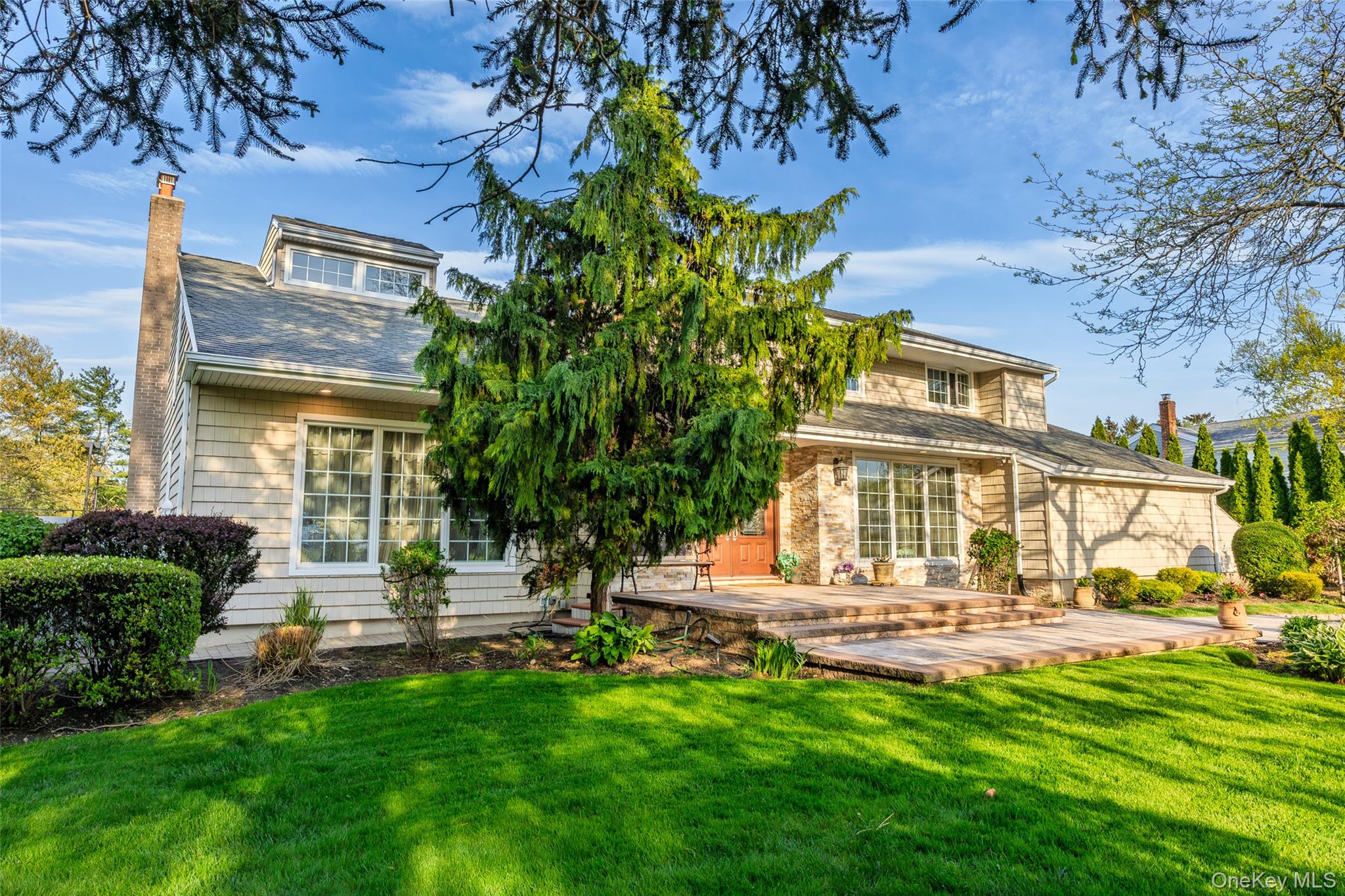 16 Cabriolet Lane – For Sale photo 2
