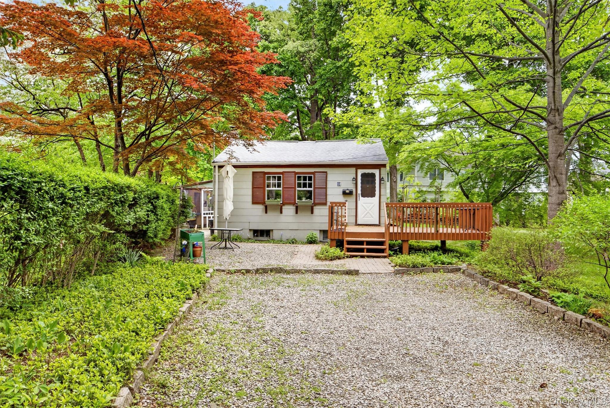 10 Mount Green Road – For Sale photo 3