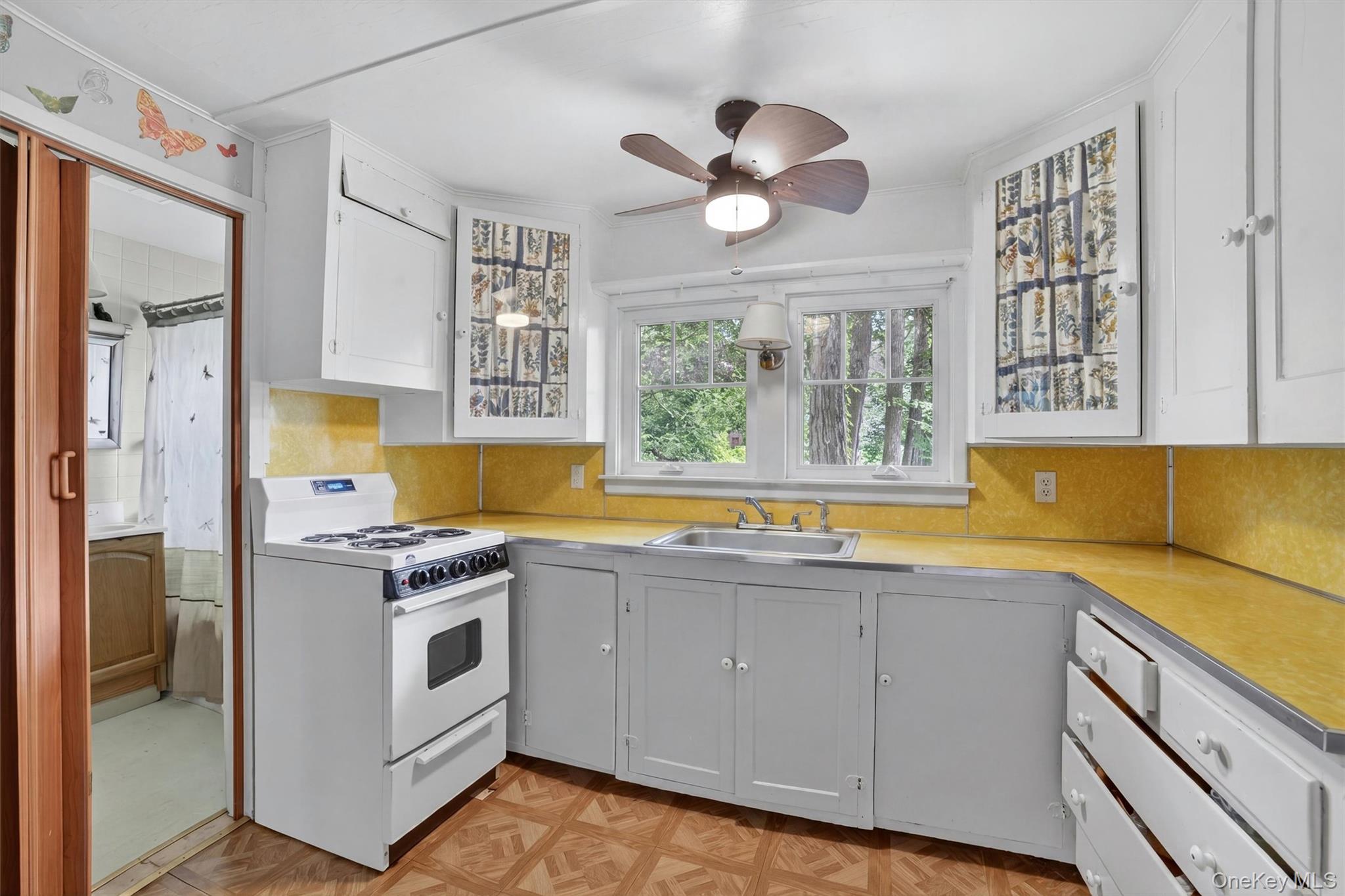 10 Mount Green Road – For Sale photo 9