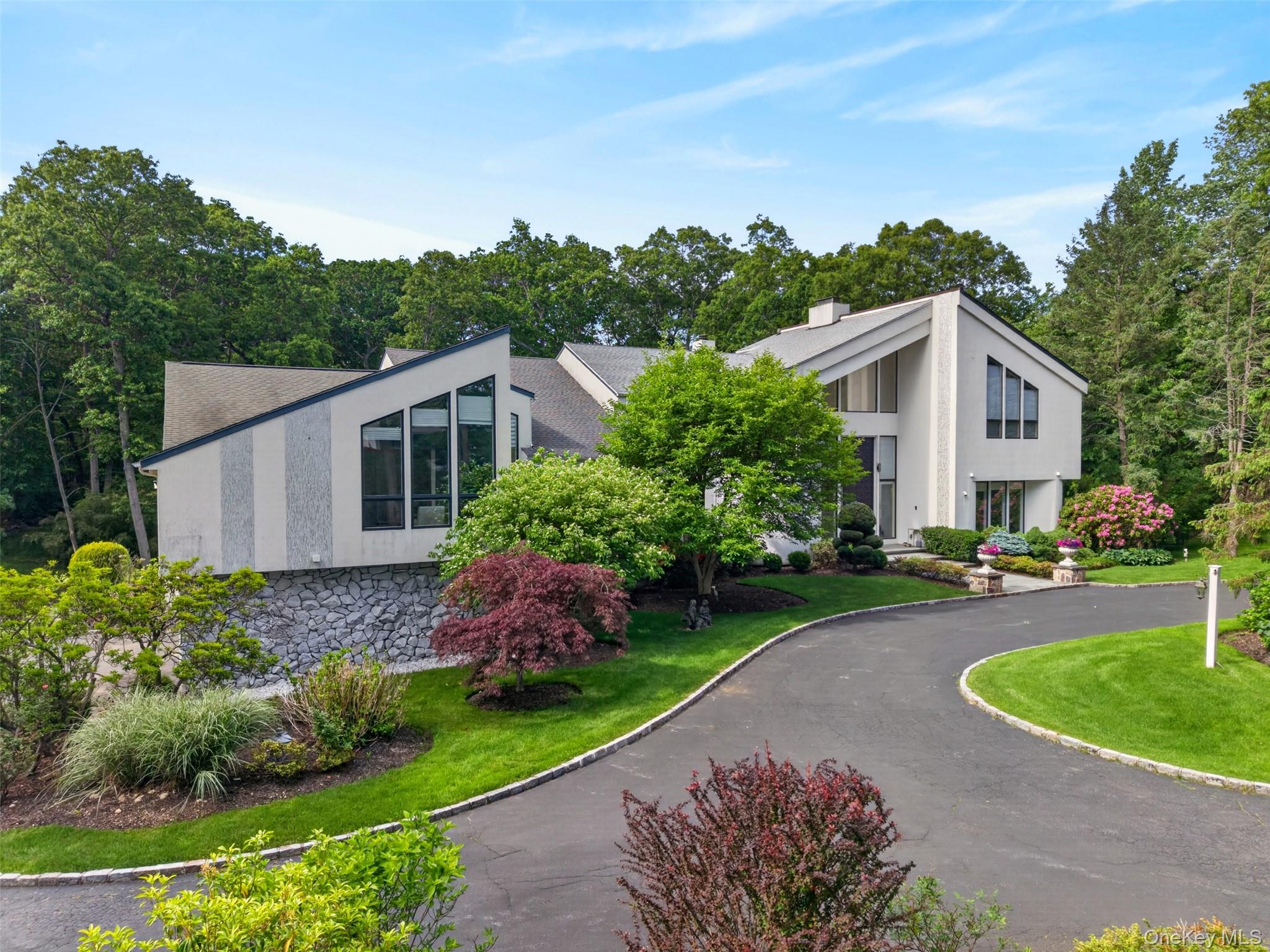 80 Tall Oak Crescent – For Sale