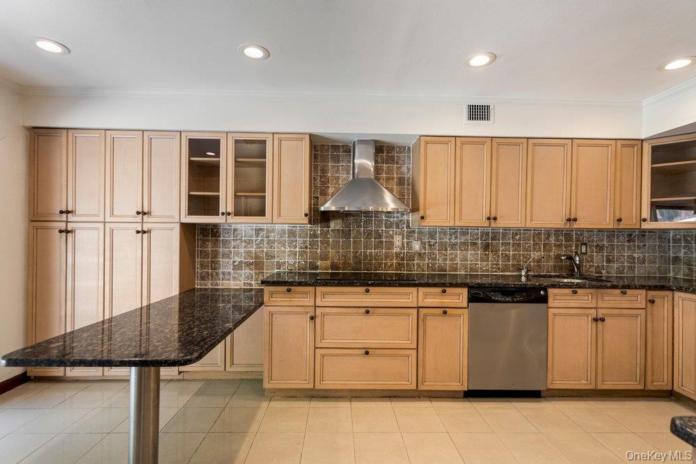 41 E View Court – For Sale photo 16