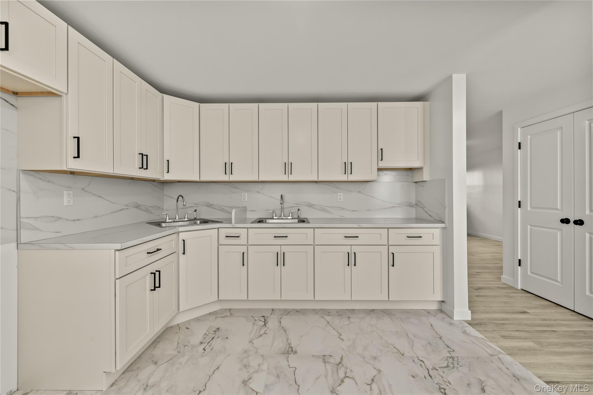 37 Ewing Avenue, Unit 201 photo 38