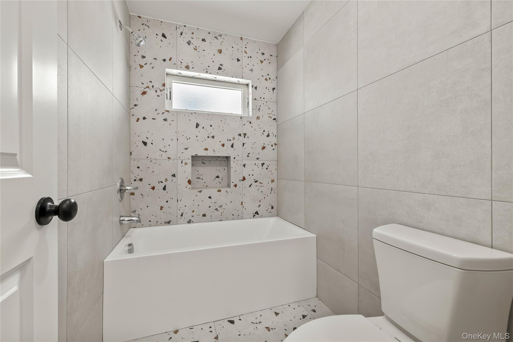 37 Ewing Avenue, Unit 201 photo 30