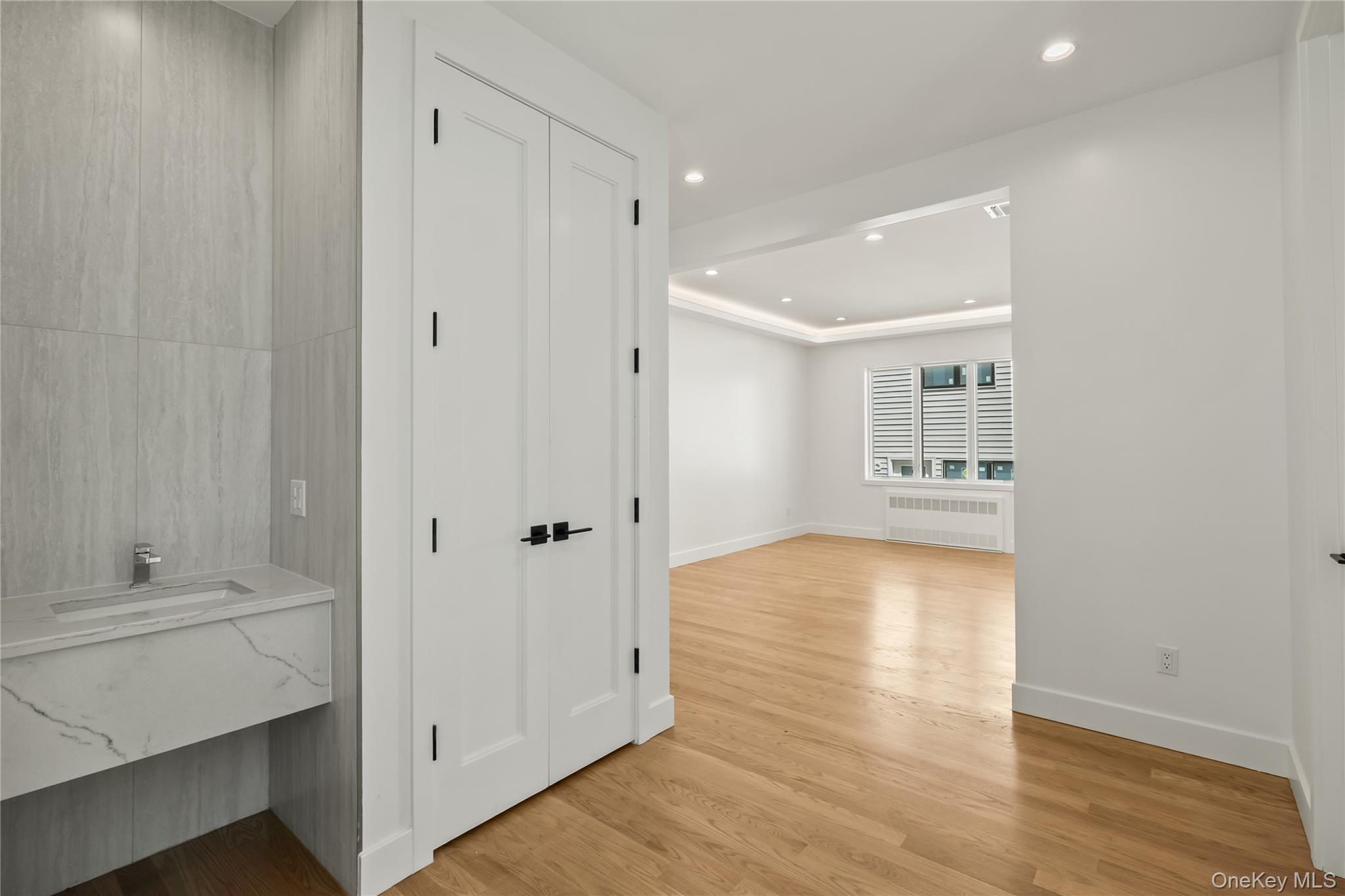 37 Ewing Avenue, Unit 201 photo 12