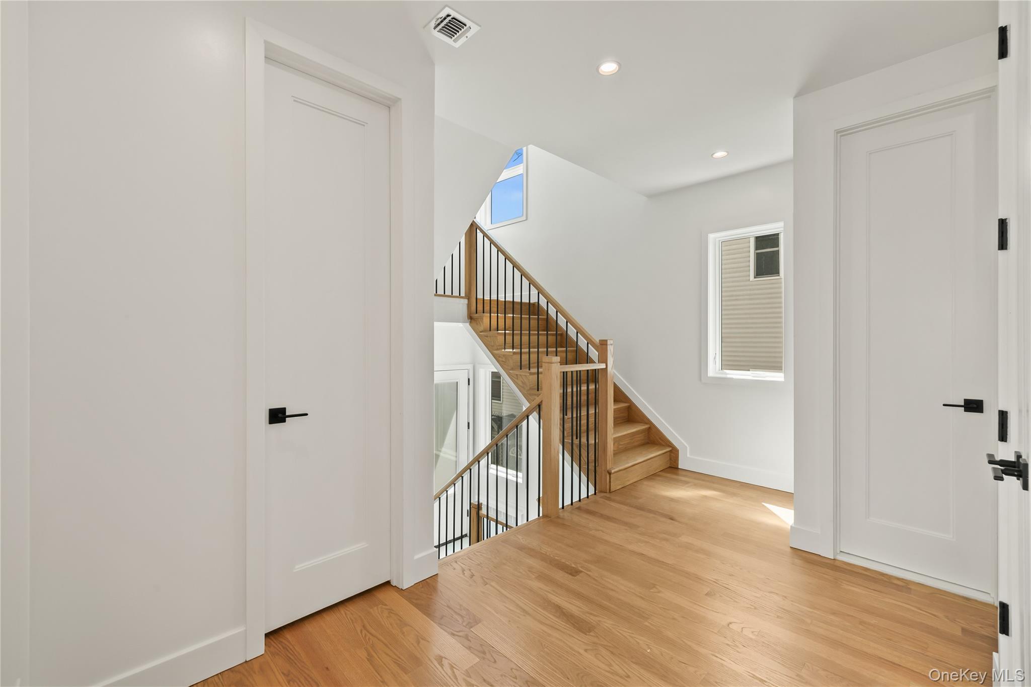 37 Ewing Avenue, Unit 201 photo 11