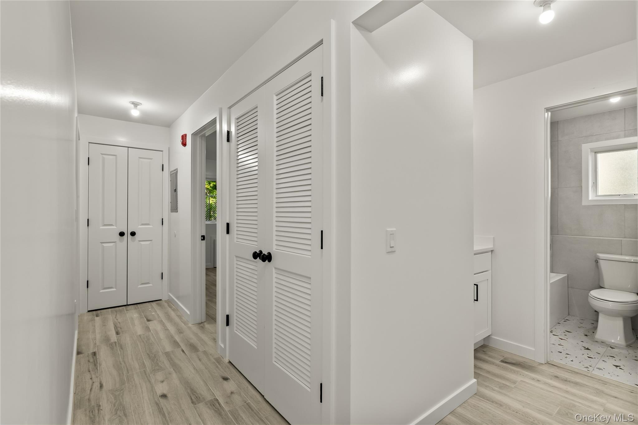 37 Ewing Avenue, Unit 201 photo 35