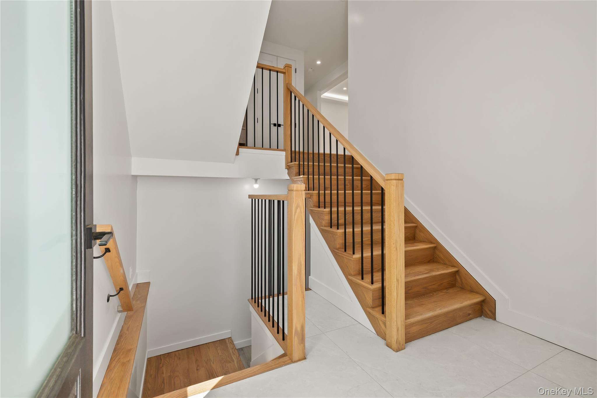 37 Ewing Avenue, Unit 201 photo 7