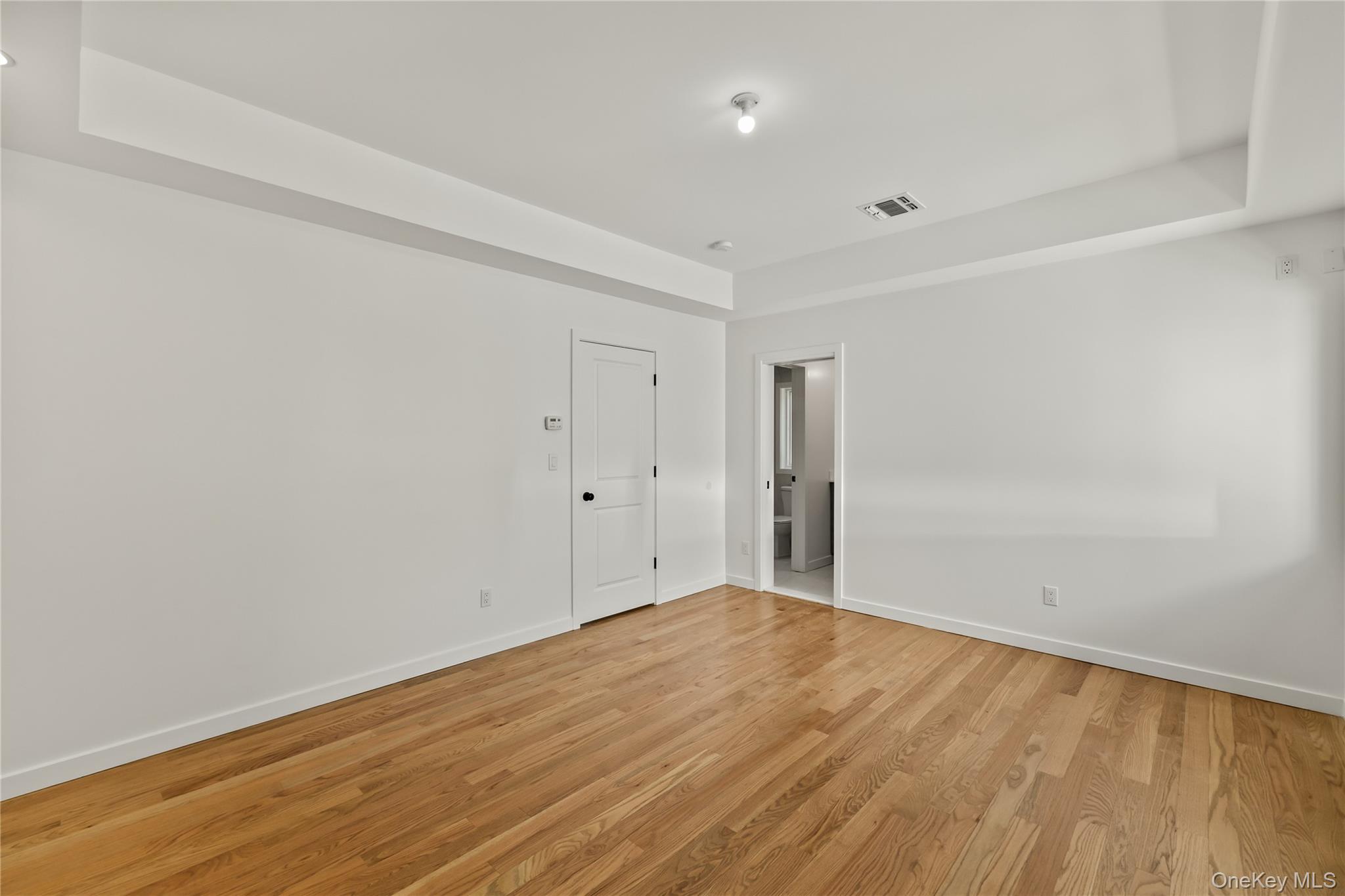 37 Ewing Avenue, Unit 201 photo 31