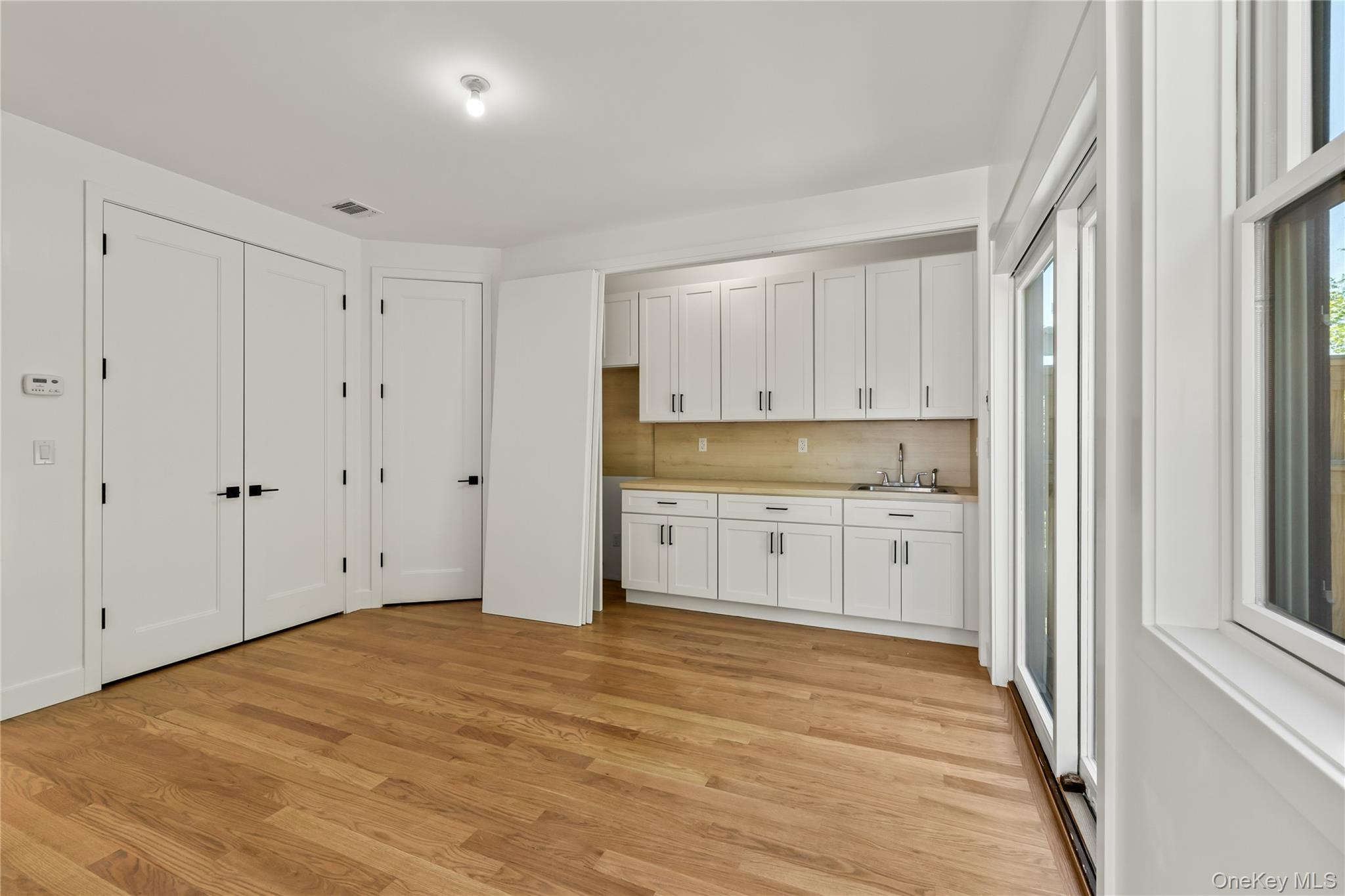 37 Ewing Avenue, Unit 201 photo 21