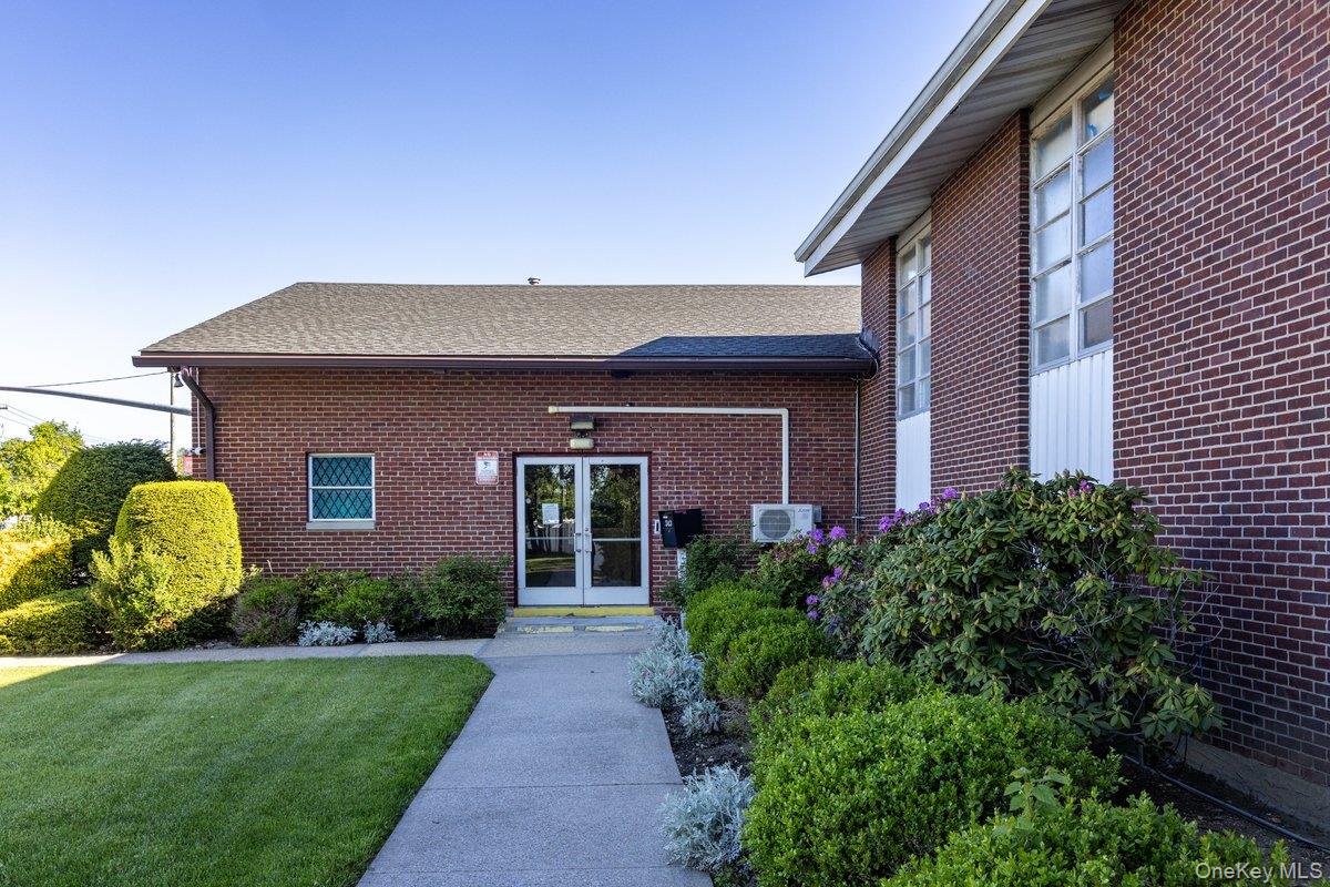 343 Jerusalem Avenue – For Sale photo 7