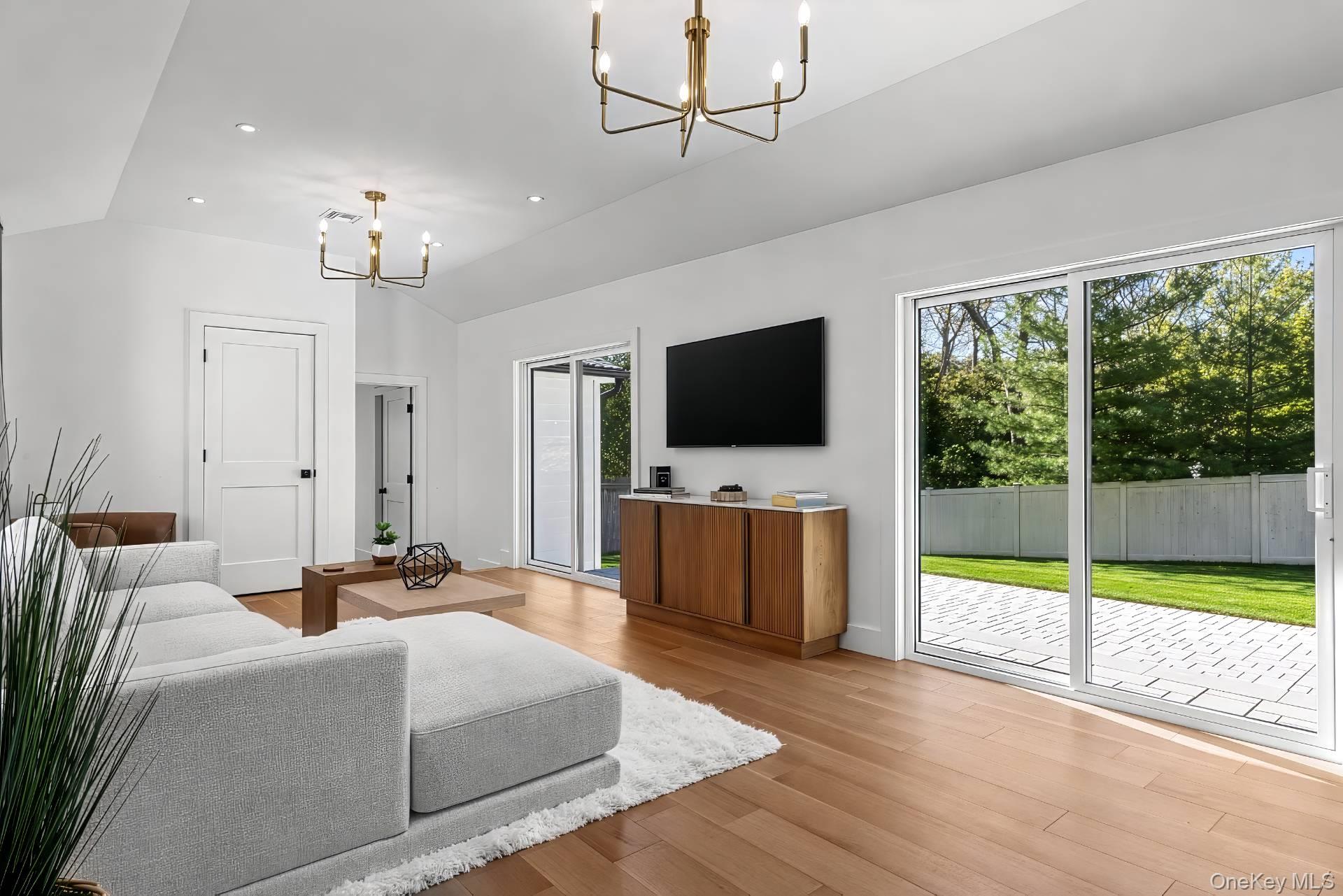 10 Tramposh Lane – For Sale photo 12