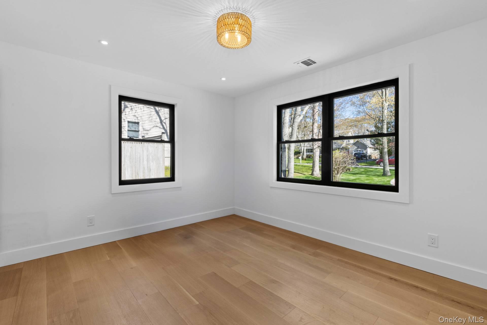 10 Tramposh Lane – For Sale photo 22