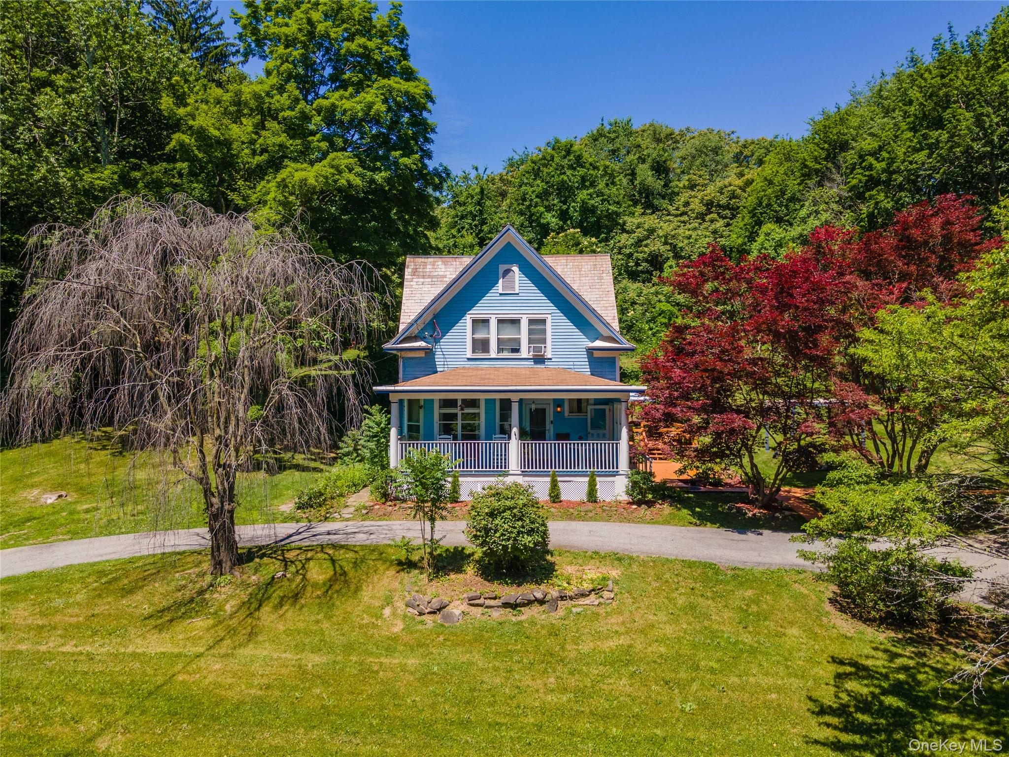 5375 Route 9W – For Sale