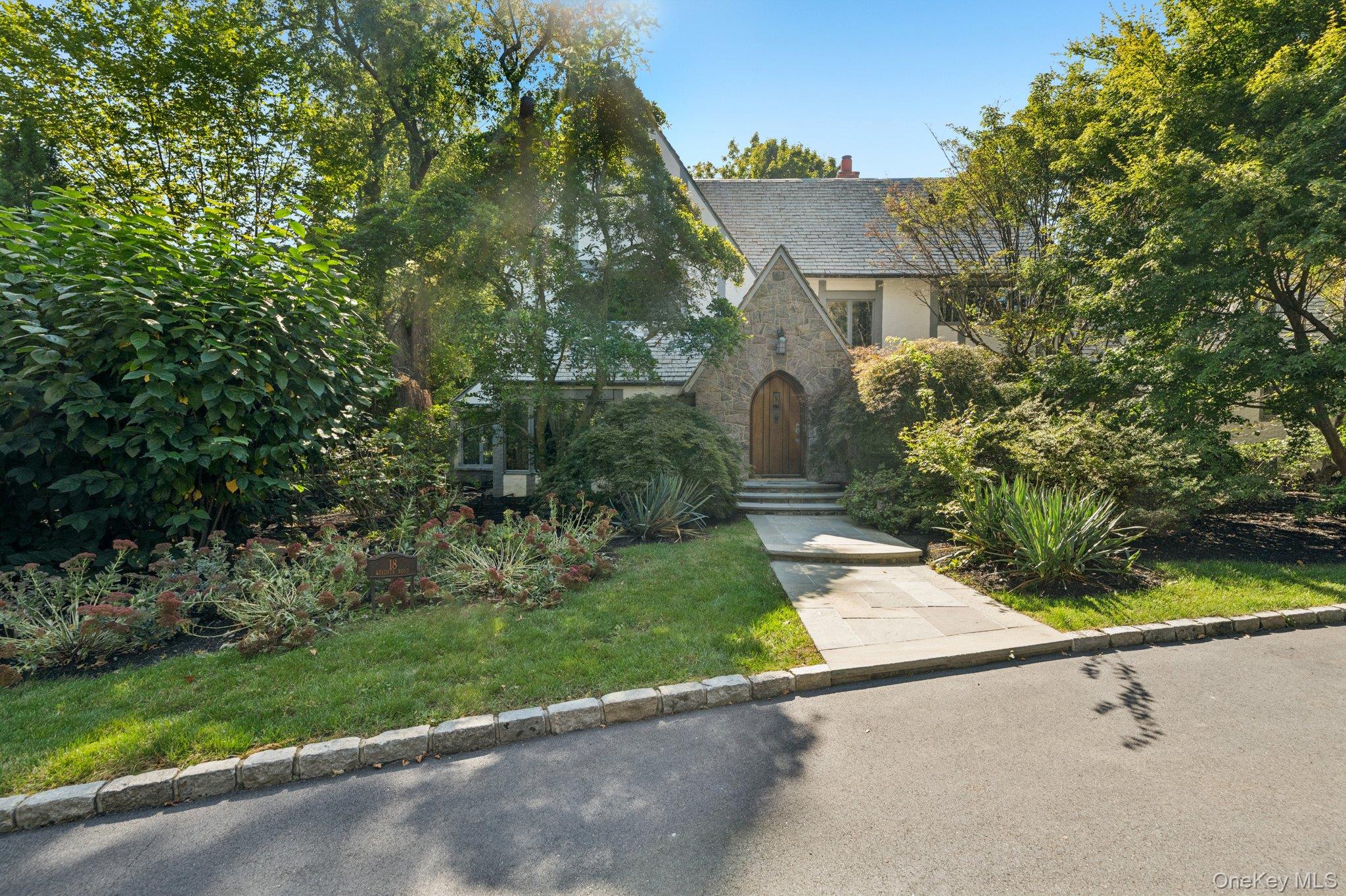 18 Heights Road – For Rent photo 4