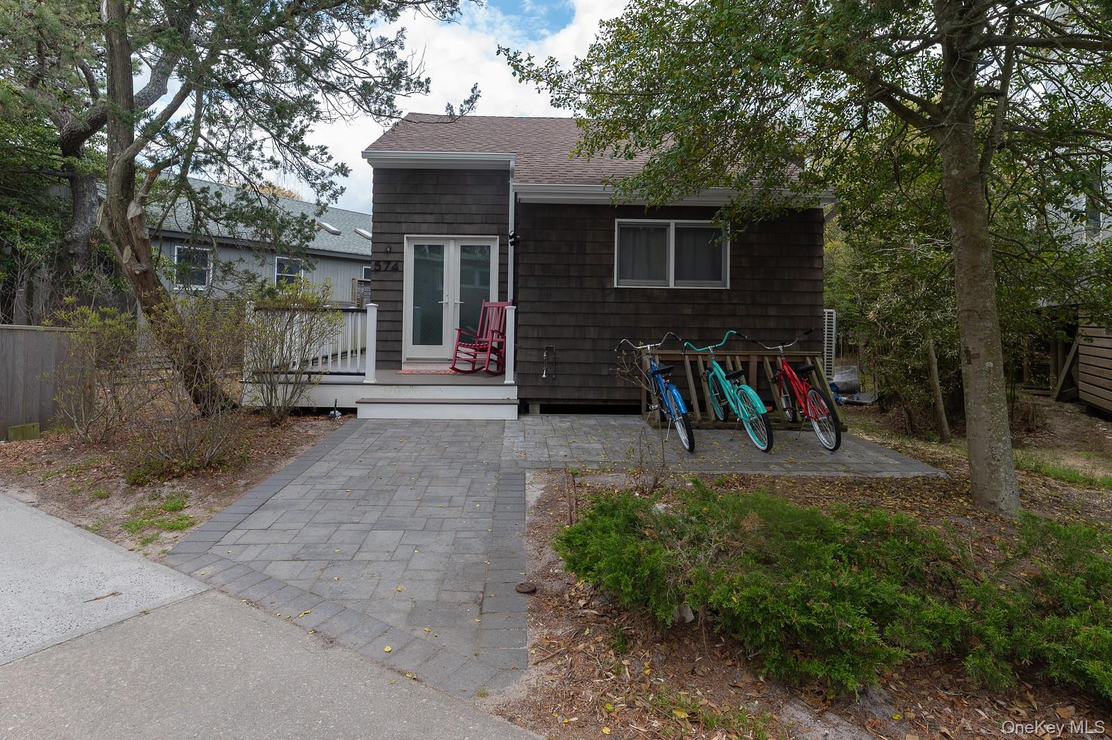 574 Bayberry Walk – For Sale
