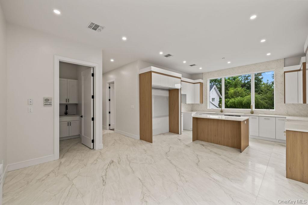11 Lincoln Street, Unit 201 photo 12