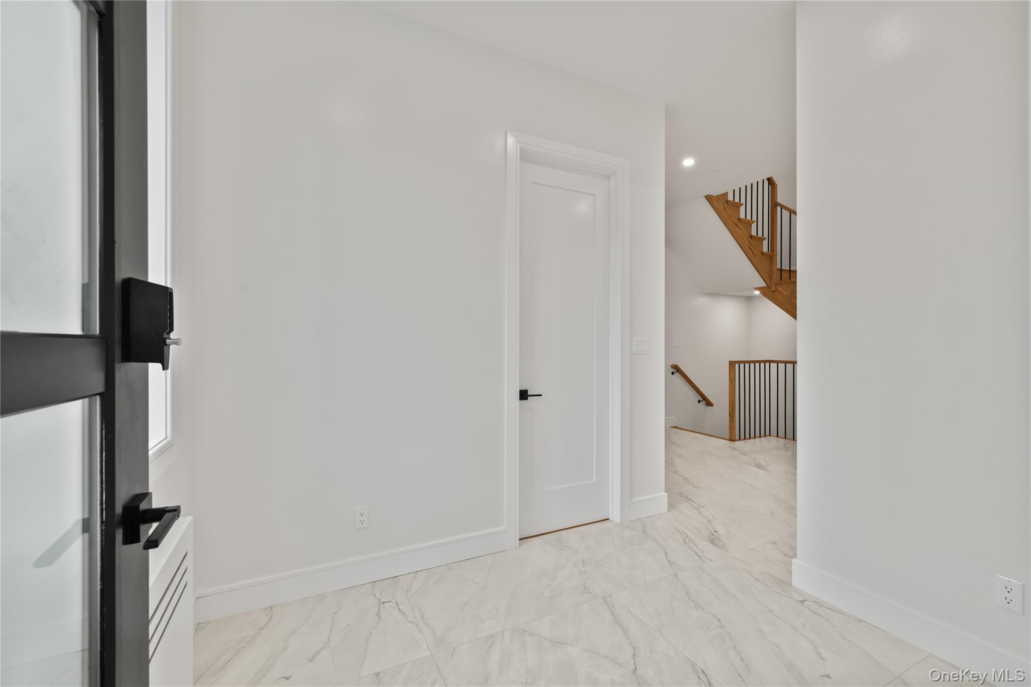 11 Lincoln Street, Unit 201 photo 3