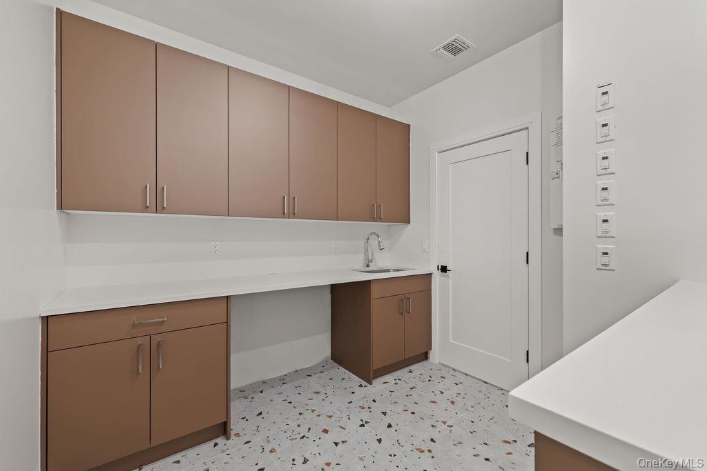 11 Lincoln Street, Unit 201 photo 38