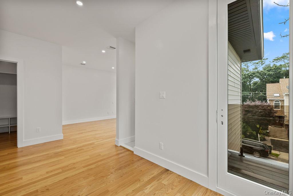 11 Lincoln Street, Unit 201 photo 24