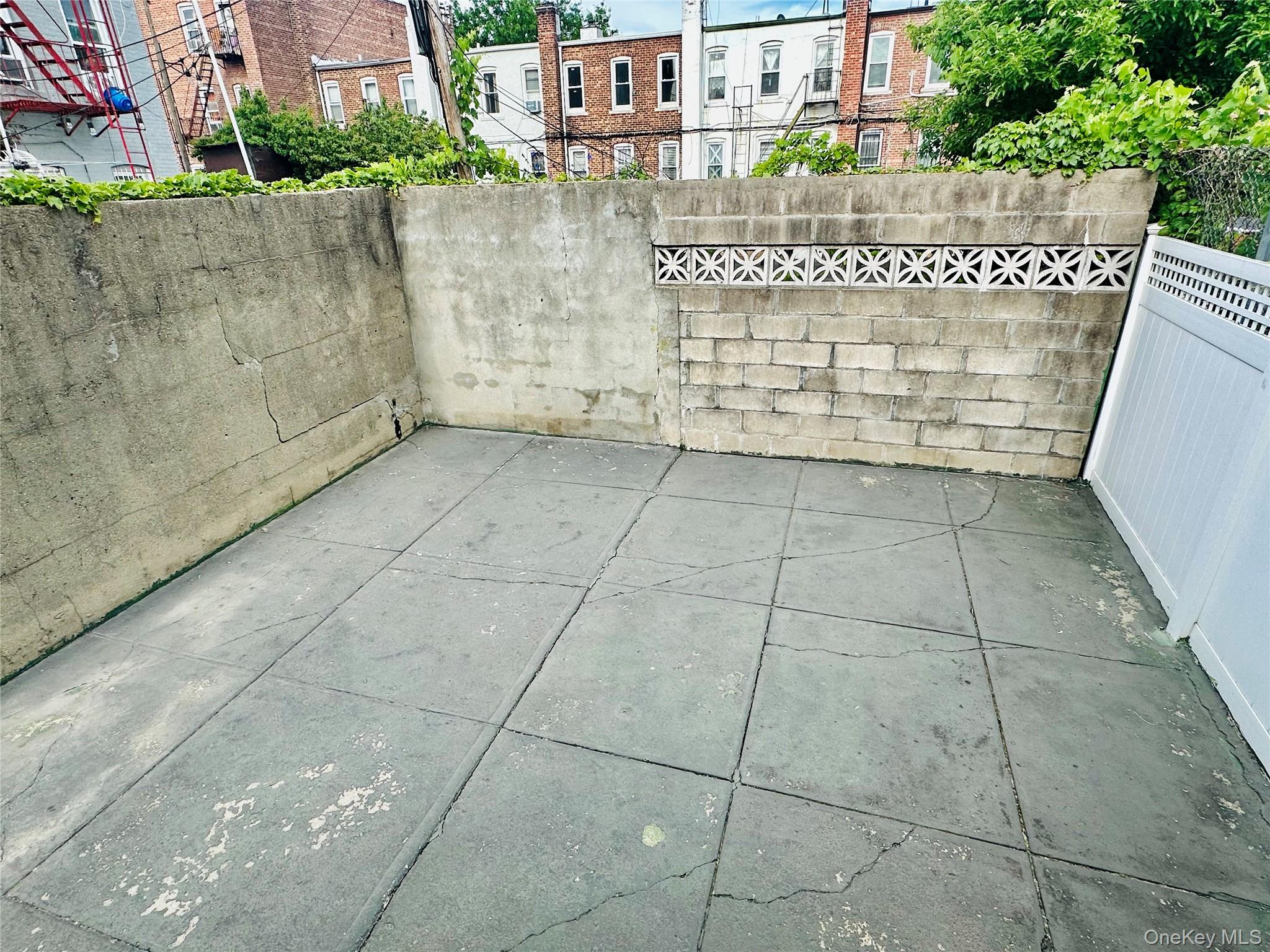 661 E 43rd Street – For Sale photo 8
