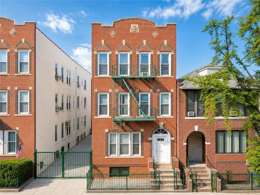 827 49th Street – For Sale photo 2