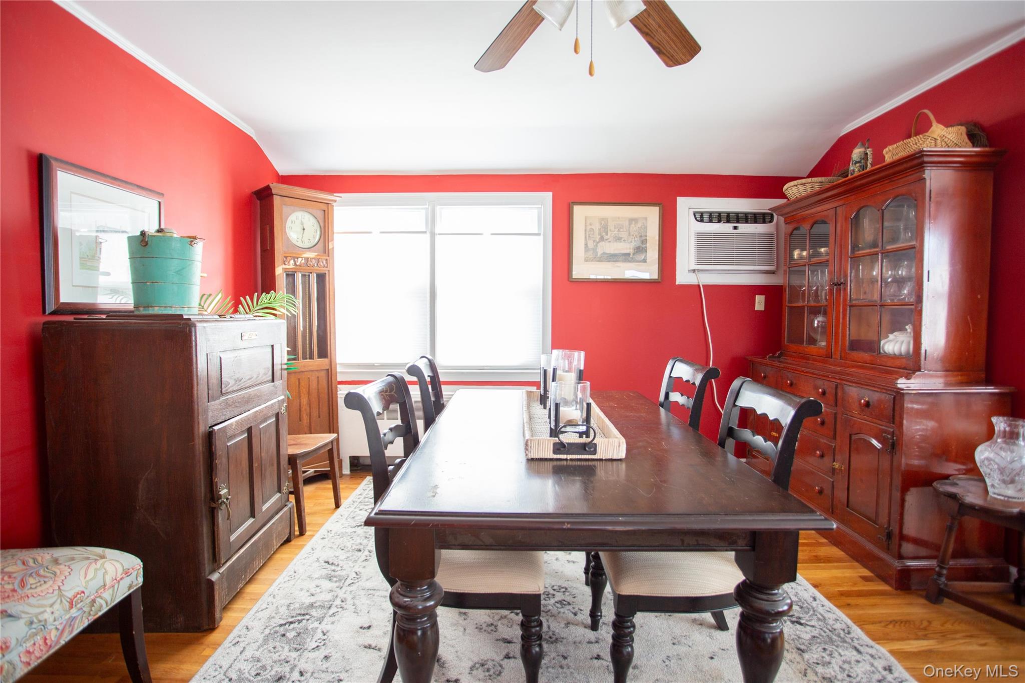 272 Laurelton Boulevard – For Rent photo 2