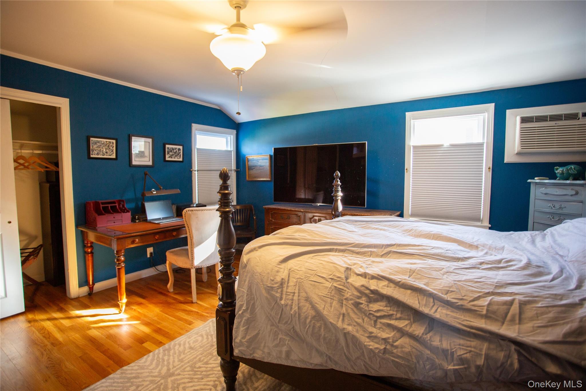 272 Laurelton Boulevard – For Rent photo 12