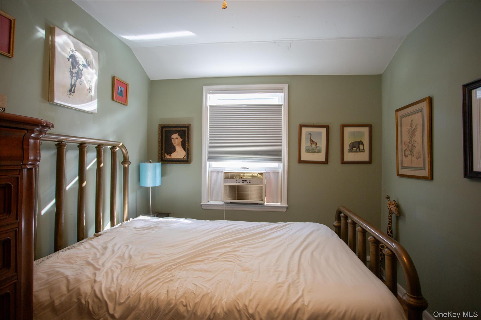 272 Laurelton Boulevard – For Rent photo 10