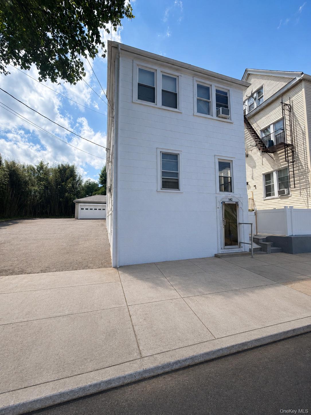 142 N 6th Avenue – For Sale