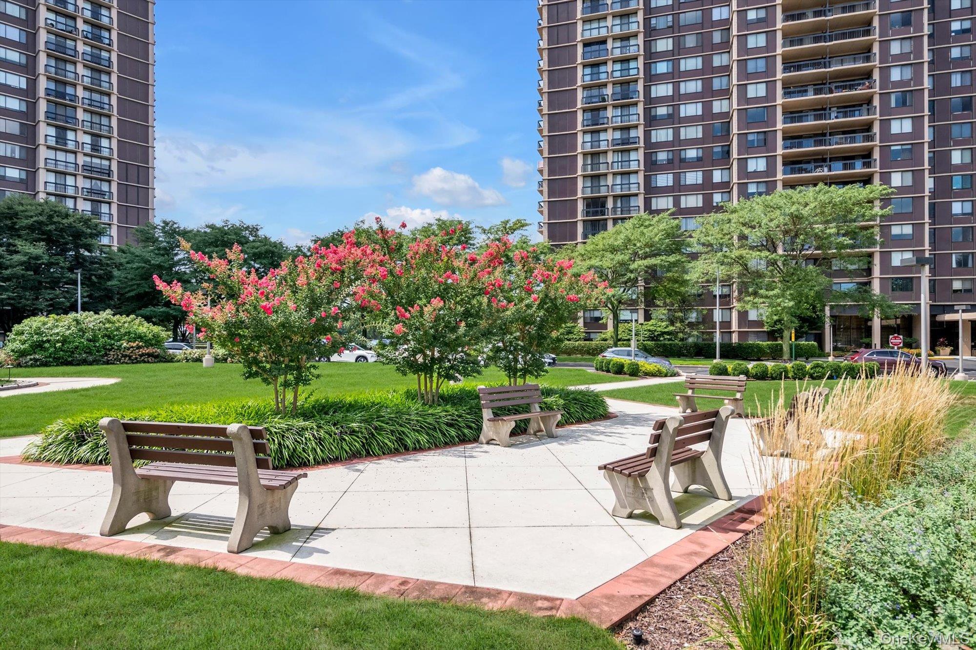 271-10 Grand Central Parkway, Unit 29V photo 32