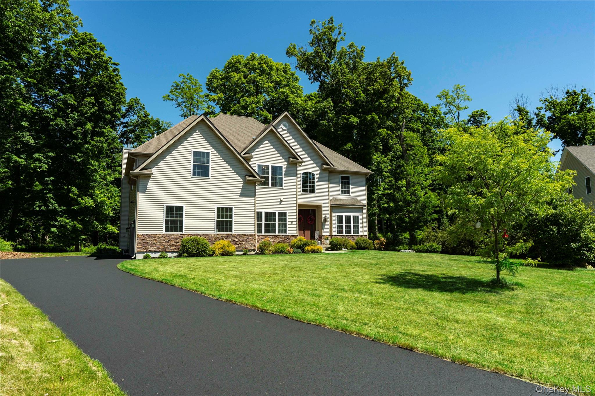 37 Biltmore Drive – For Sale photo 44