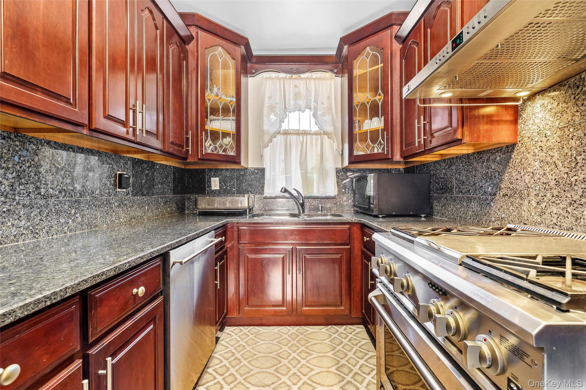 430 Turneur Avenue – For Sale photo 9