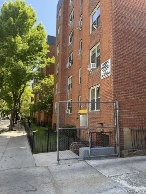 33-16 82nd Street, Unit 1G photo 2